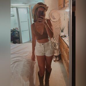 🐚👢 princess Polly crop top